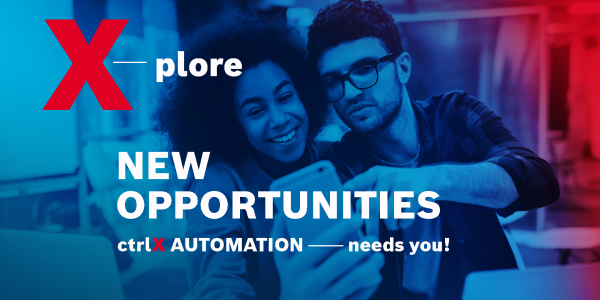 Zwei Personen betrachten den Monitor eines Smartphones. Der Schriftzug "X-plore NEW OPPORTUNITIES, ctrlX AUTOMATION – needs you!" ist eingeblendet.