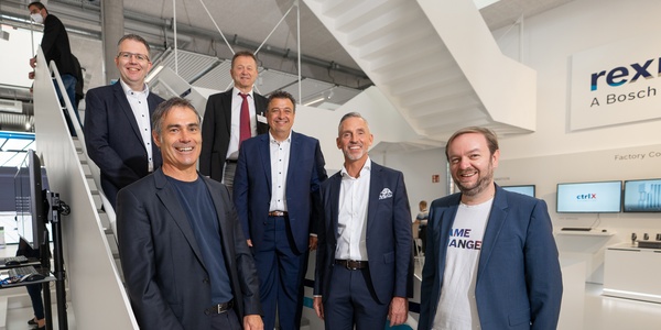 ctrlX World-Partner von Nokia, Wago und IFM mit Steffen Winkler und Hans-Michael Krause in der Bosch Rexroth Model Fab in Ulm