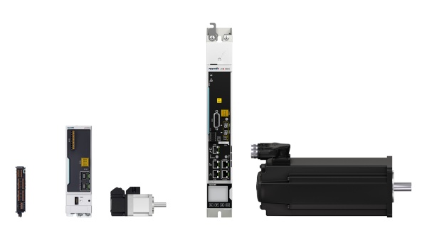 Dargestellt sind verschiedene Produkte der Familie ctrlX DRIVE: Servoklemme für den Kleinspannungsbereich, schaltschranklose Servoantriebstechnik, modularer Servoantrieb und Servomotor.