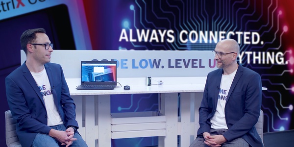Host Christian Zentraf and his guest Alexander Breitenbach sit at the same table and talk about the holistic safety concept of the automation solution ctrlX AUTOMATION