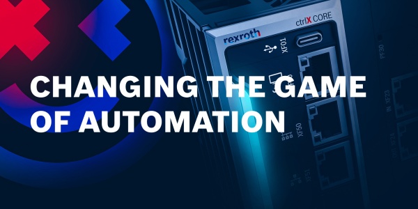 ctrlX AUTOMATION Keyvisuls z Game Changer Smiley i kontrolerem przemysłowym ctrlX CORE, podpis: Zmiana gry w automatykę