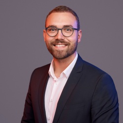Portraitansicht von Julian Weinkoetz, Game Changer ctrlX SERVICES