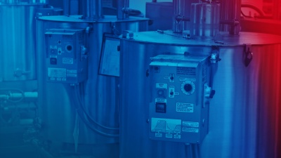Geregelter Prozess in der Nahrungsmittelproduktion, SPS-gesteuerte Behälter zum Temperieren und Rühren von Schokolade