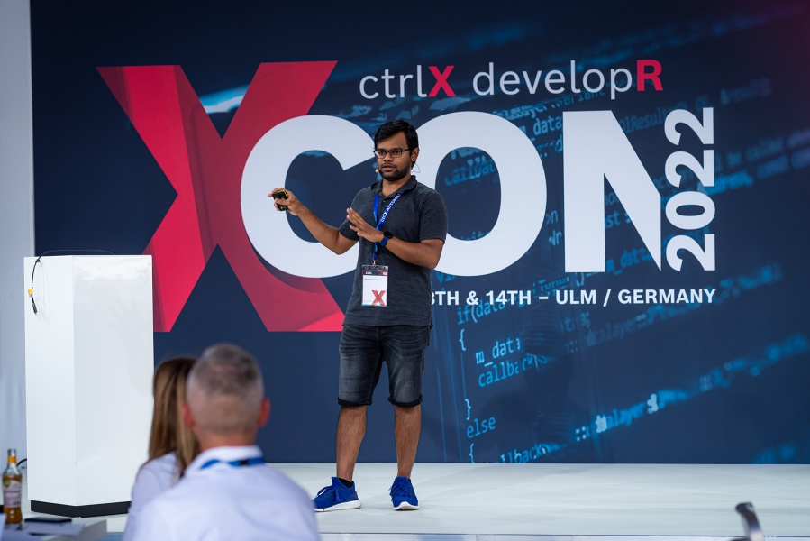 Winner Sabari Kannan Muthalagu on stage received the special prize for students