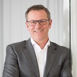 Widok portretowy Rolf Najork, Member of the Board of Management of Robert Bosch GmbH
