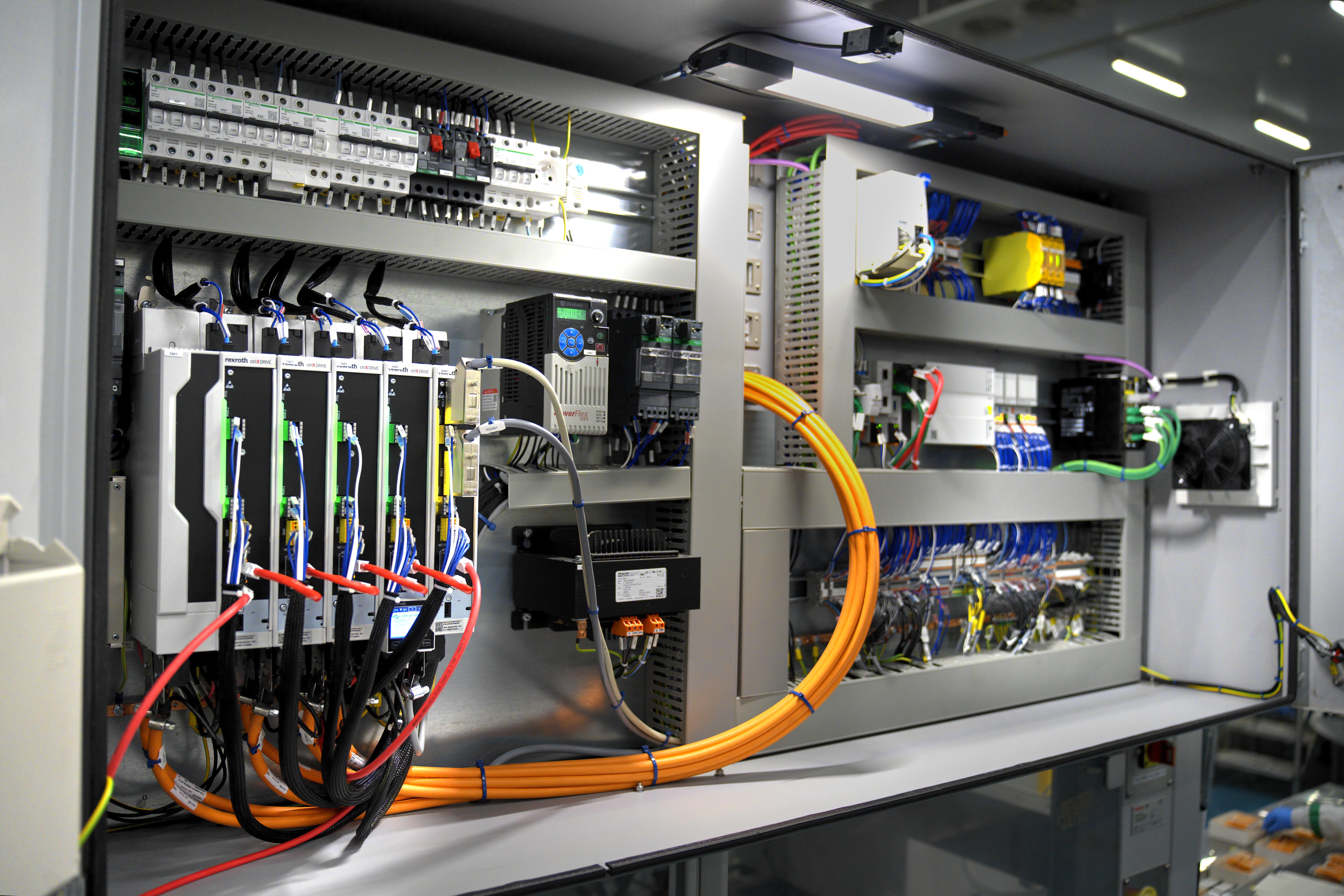 Control cabinet